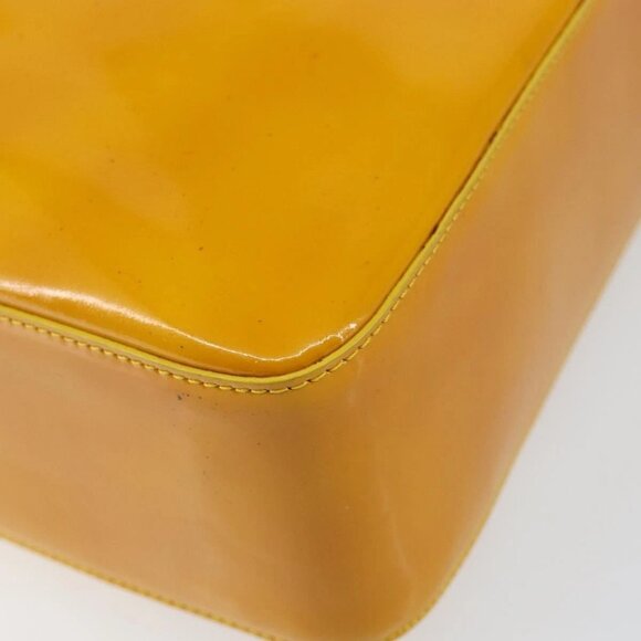 CHANEL Tote Bag Patent leather Yellow Gold CC Auth 142937 - Picture 11 of 16
